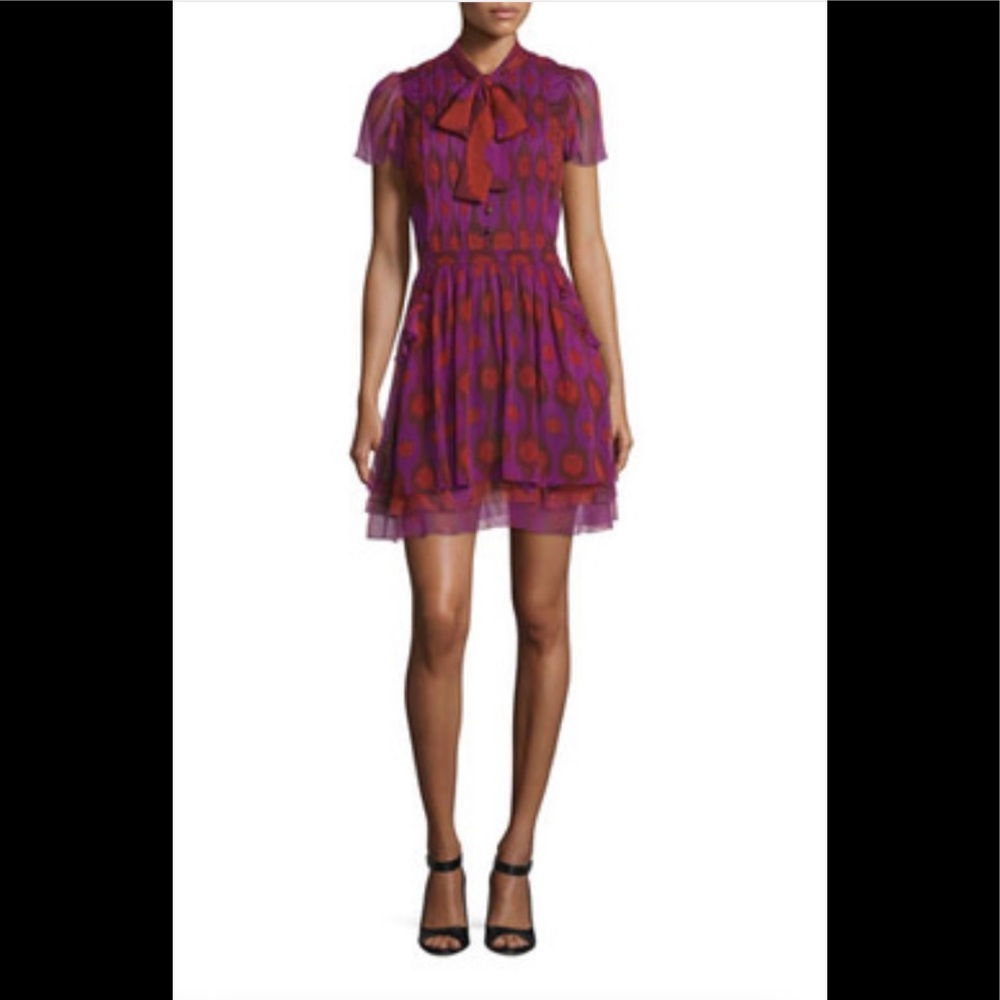 Diane von Furstenberg - Marisa Short Sleeve
Silk Dress.